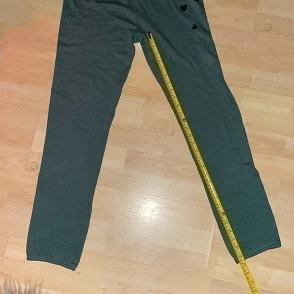 NWT Monrow Jogger Sweatpants Green black cluster Hearts M not yet preloved - Picture 5 of 12